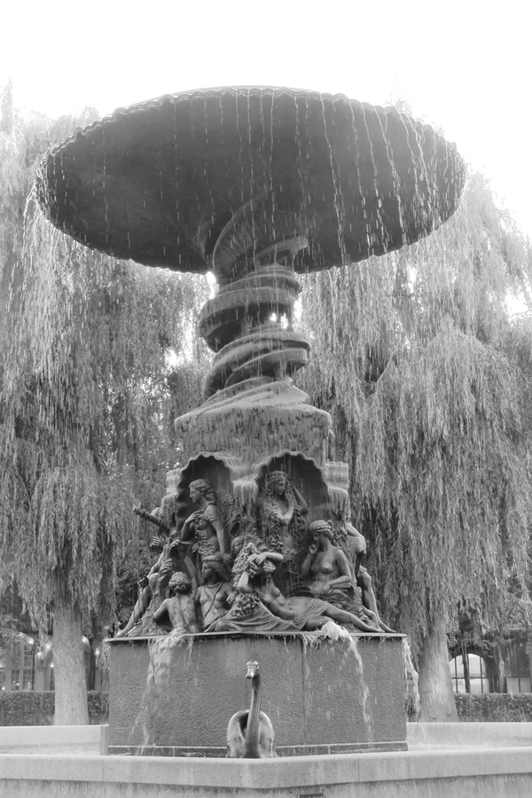 Kingstrad Garden Fountain, Stockholm - Julie Humphries